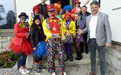Salzweger Maschkera stürmen das Rathaus